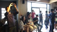 Viral, Foto Kedai Kopi yang Ramai Pengunjung Pria karena Pegawainya Cantik