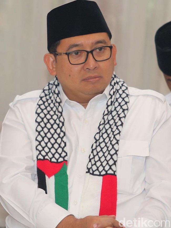 Fadli Zon Tulis Sajak untuk 'Paman Donald yang Mulia', Ini Isinya