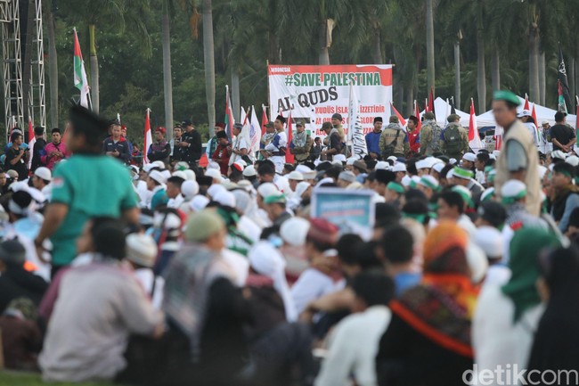 Ketum FPI ke Massa Bela Palestina : Kita Boikot Produk AS dan Israel