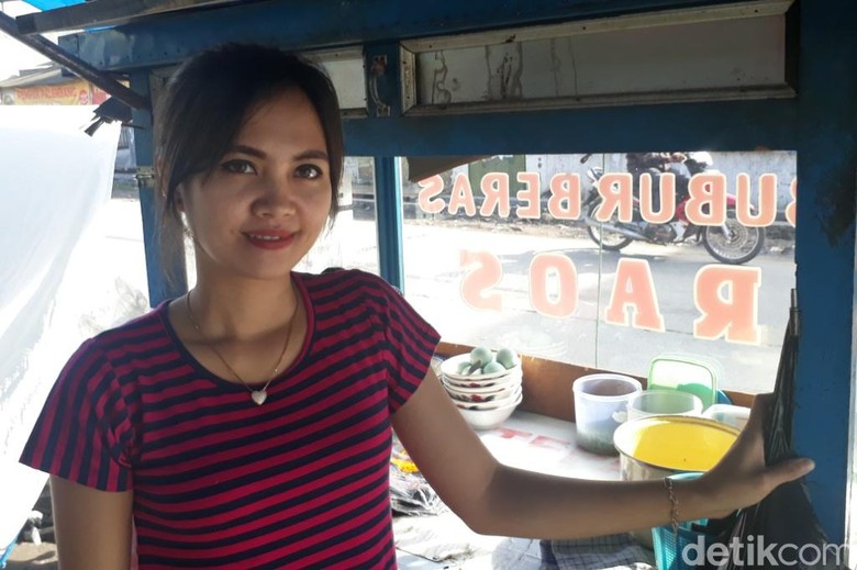 Viral, Penjual Bubur Cantik di Majalaya Bandung