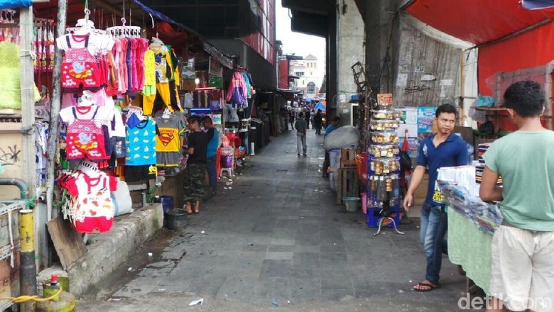 pedagang-di-pasar-blok-g-kesal-mending-saya-jadi-pkl-aja