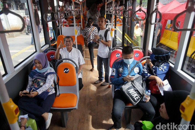 Before-After Jalan Depan Stasiun Tanah Abang yang Ditata Anies