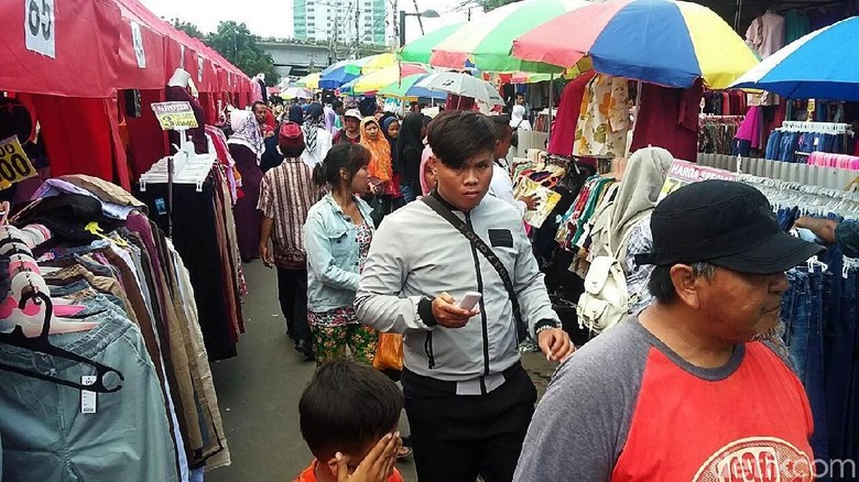 Pedagang Pasar Blok G Sewa Kios Rp 10 Juta, PKL Gratis