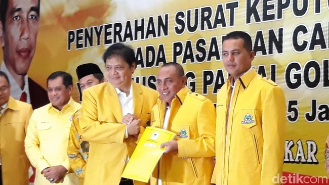 kemarin-berseragam-pks-letjen-edy-kini-pakai-jaket-golkar