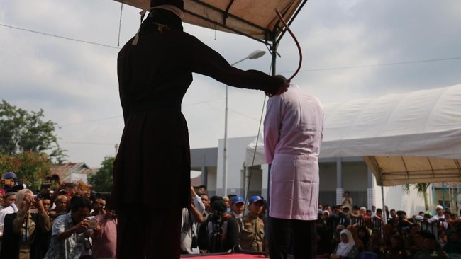 Kasus Miras di Aceh, Pria Nonmuslim Dicambuk 36 Kali