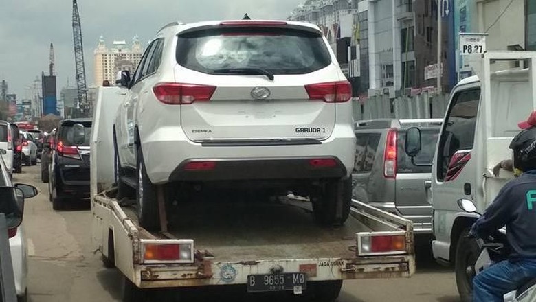 Mobil SUV Esemka Tertangkap Kamera, Namanya 'Garuda 1'? (PAJERO & FORTUNER KILLER?)