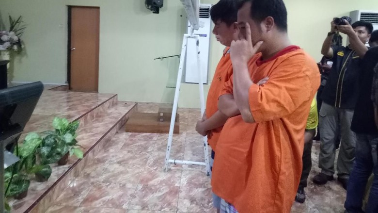 hendak-ekspor-sisik-penyu-ke-china-2-wna-diamankan-di-makassar