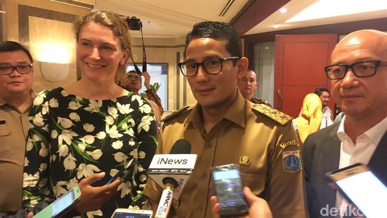 Sandiaga Ingin Bangun Rusun Hybrid Gantikan Rumah Kumiskupat