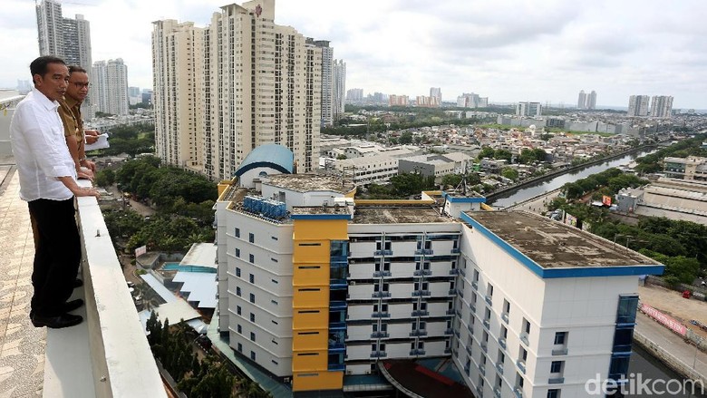 berita-foto-jokowi-anies-tinjau-wisma-atlet