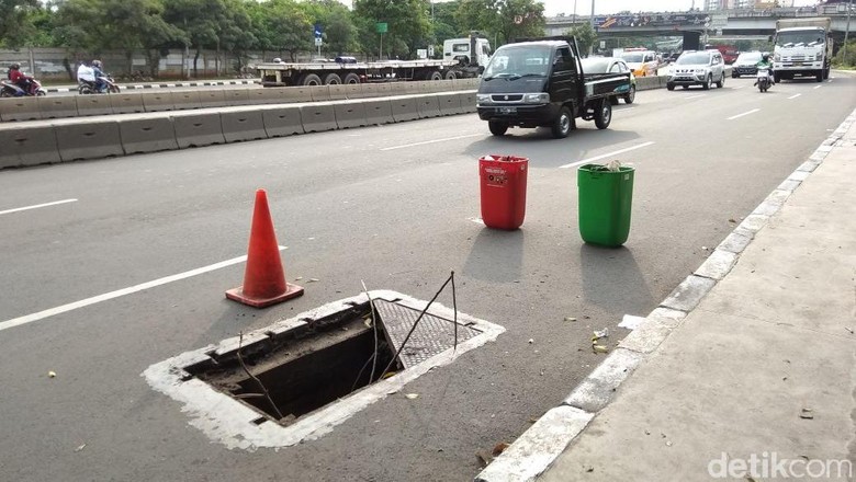 Tutup Gorong-gorong di Pulo Gadung Dicuri