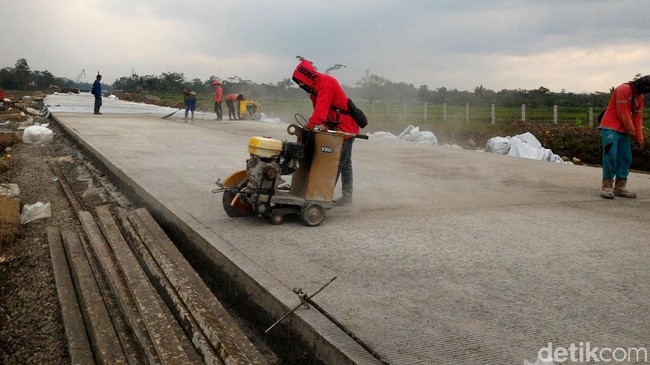 Daftar Proyek Tol Jokowi yang Molor