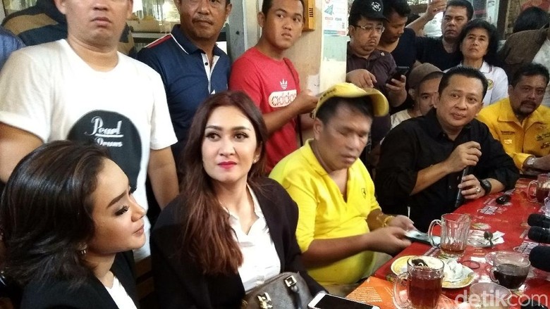 Saat Nafa Urbach-Cita Citata Temani Ketua DPR 