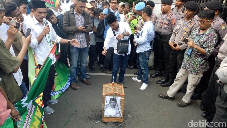 Terkuak, Siapa FUIR yang Demo Anies untuk Bela Habib Rizieq