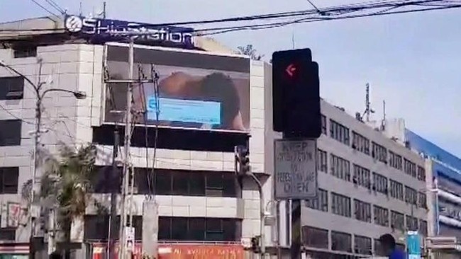 Heboh! Billboard di Jalanan Ramai Filipina Putar Video Porno