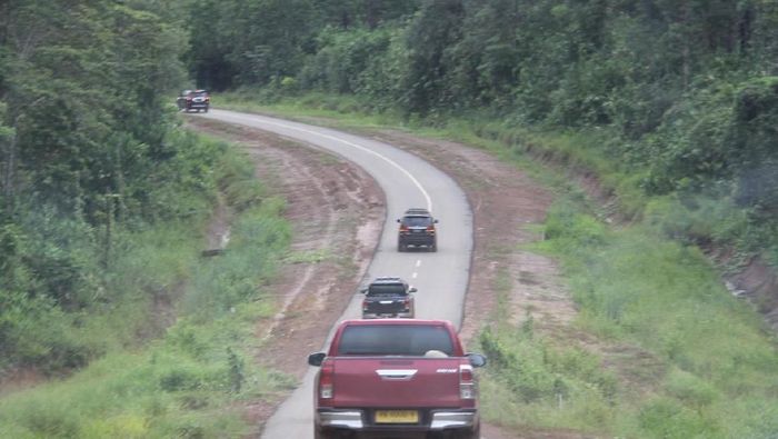 Jalan Perbatasan Papua 1.098 Km Dibangun Tembus Hutan dan Bukit