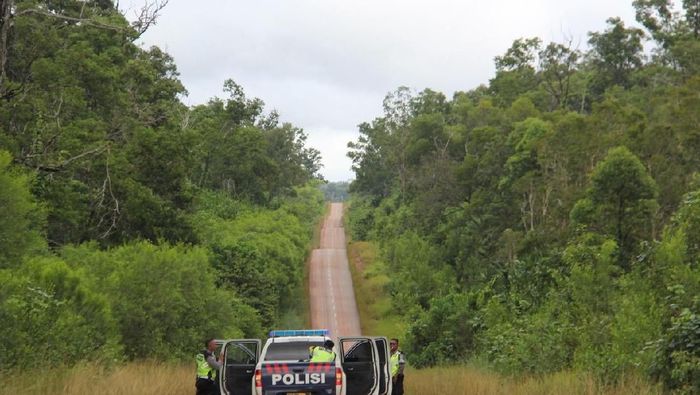 Jalan Perbatasan Papua 1.098 Km Dibangun Tembus Hutan dan Bukit