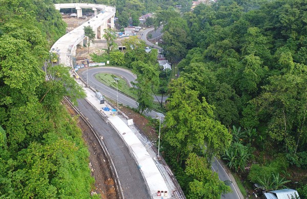 Keren Banget! Jalan Layang Ini Dibangun Meliuk di Antara Hutan