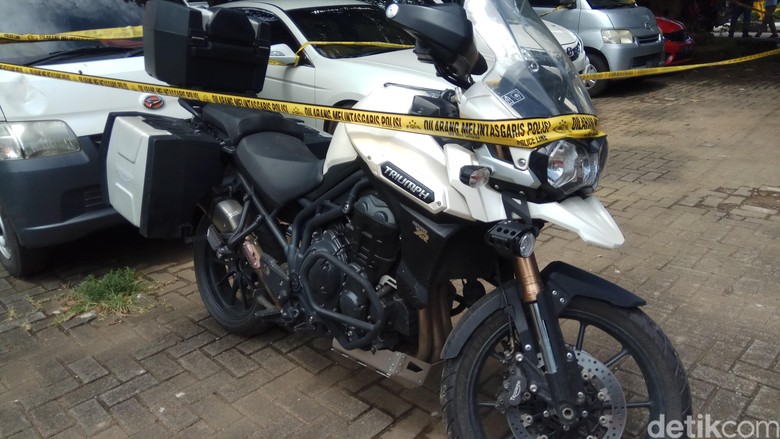 Melirik Motor Ratusan Juta Milik Bos Abu Tours
