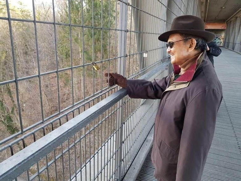  Kabar BJ Habibie Meninggal Dunia Hoax