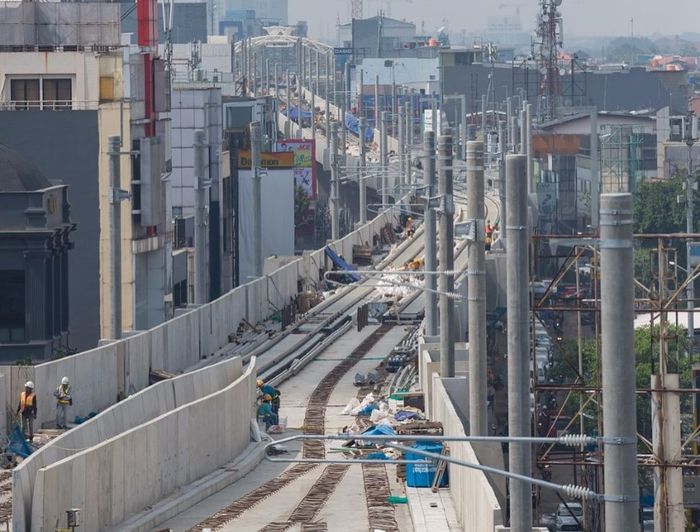 1.300 Pekerja MRT Kebut Pemasangan Rel dan Stasiun Siang Malam