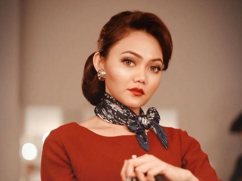 Posenya Dinyinyirin Netizen Lagi, Rina Nose Beri Balasan Menohok