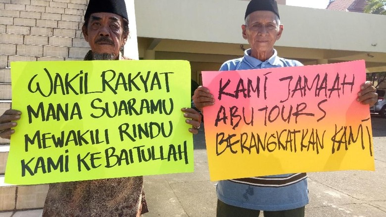 Ya Allah! Sampai Hati Abu Tours Ngibulin Kakek Penjual Rokok Ini
