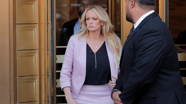 Pengacara Akui Presiden Amerika Trump Beri Uang Tutup Mulut ke Bintang Porno