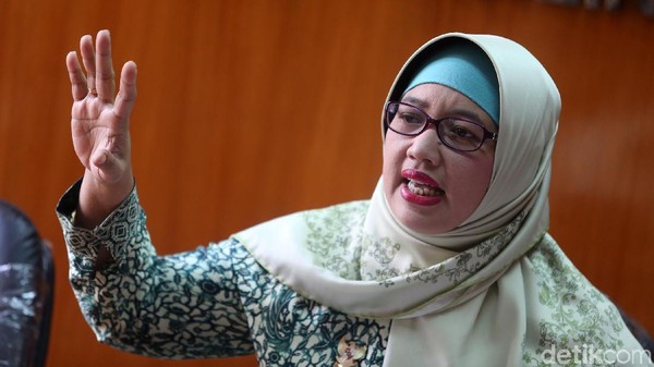 Viral Aksi Tak Senonoh-Coret Seragam SMA, KPAI Ingatkan Peran Orang Tua