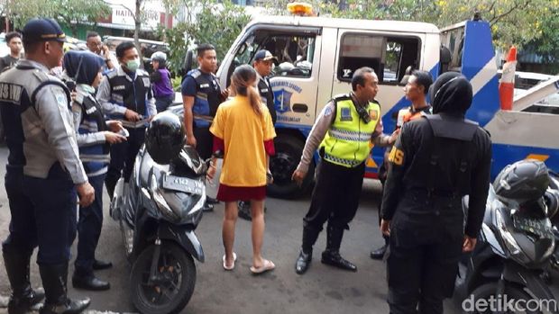 Kisah Gadis China Bikin Heboh Karena Lari Ketakutan dari Hotel