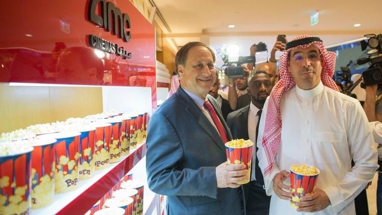 Suasana Peresmian Bioskop Pertama di Arab Saudi