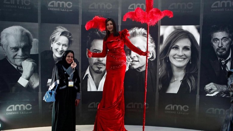 Suasana Peresmian Bioskop Pertama di Arab Saudi