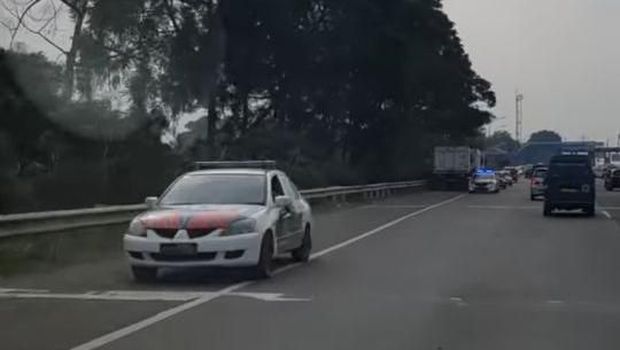 Viral Konvoi VW Lawan Arah di Tol Jagorawi Arah Puncak