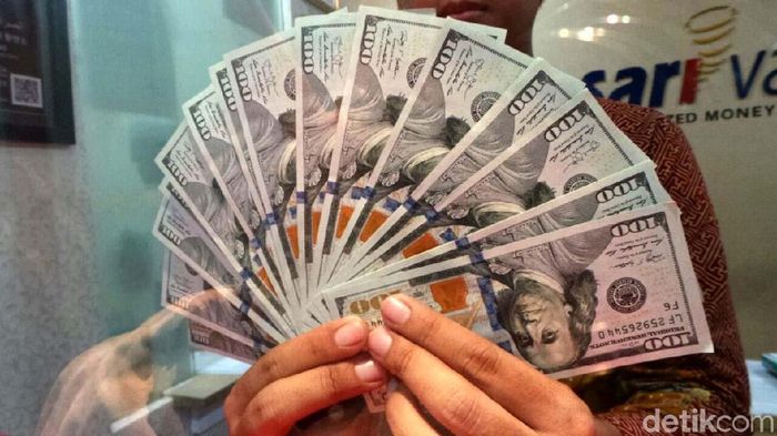 Dolar AS Nyaris Rp 14.400, Bos BI: Rupiah Kita Terlampau Murah
