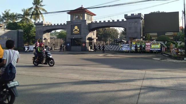 Polisi Selidiki 2 Perempuan yang Ingin Tusuk Brimob Terkait Teroris