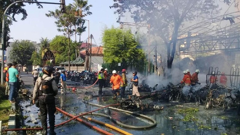 Diduga Masih Ada Bom di Gereja Pantekosta, Gegana Sedang Jinakkan