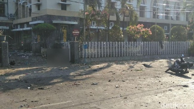2 Orang Tewas dan 13 Luka Aksi Bom Bunuh Diri di Gereja Santa Maria