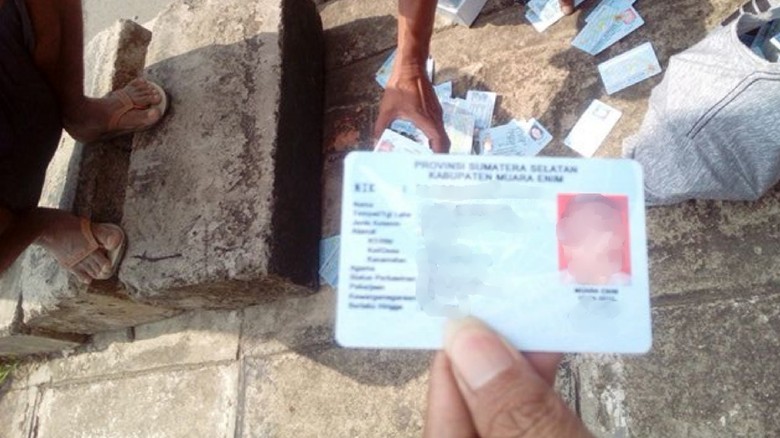 Ratusan e-KTP Tercecer di Bogor, Mendagri Duga Ada SABOTASE