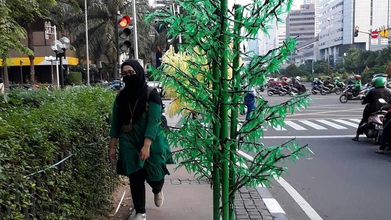 ANIES MARAH : Sentil Pohon Imitasi, Anies: Ini Contoh Tindakan Tanpa Koordinasi
