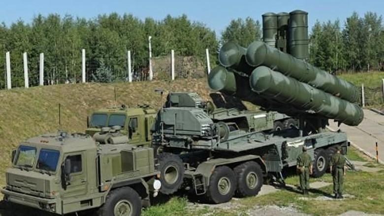 Foto: Ini Rudal Canggih S-400 yang Bikin Raja Salman Ancam Qatar