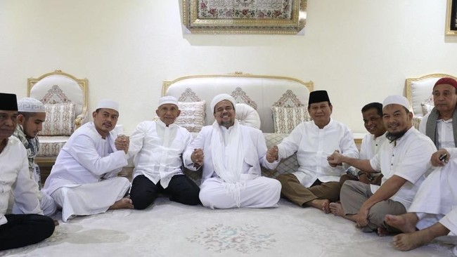 Peta Politik Usai Pertemuan Prabowo-Amien-Rizieq di Mekah
