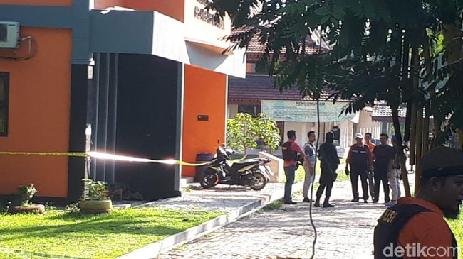 Polisi: Terduga Teroris di UNRI Berencana Bom Gedung DPR