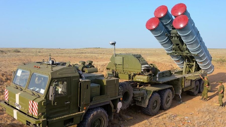 Foto: Ini Rudal Canggih S-400 yang Bikin Raja Salman Ancam Qatar