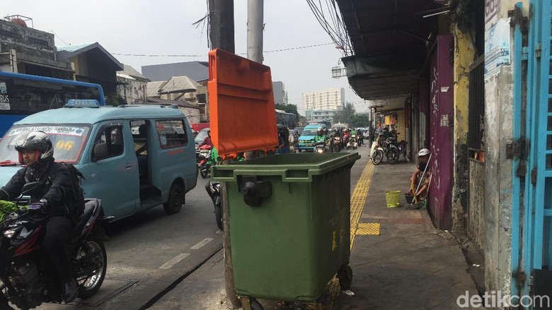 Jejak Pengadaan Tong Sampah DKI dari Zaman Ahok hingga Anies