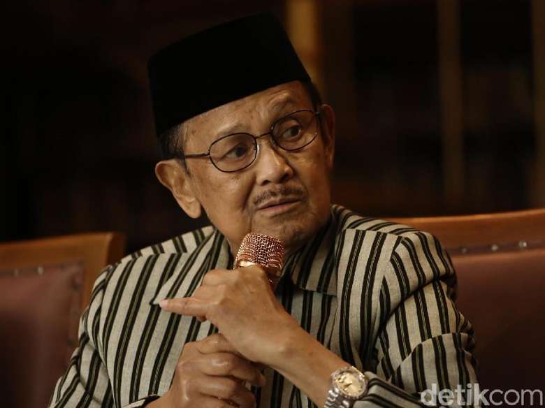 Tangis BJ Habibie Tonton Film Berisi Kisah Poligami