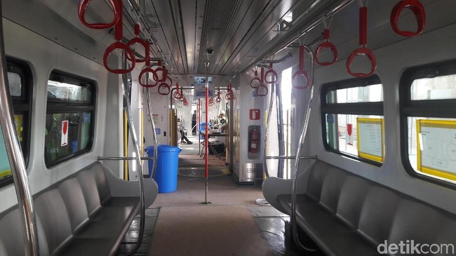 Pantaskah Kelapa Gading-Velodrome Naik LRT Bayar Rp 10.800?