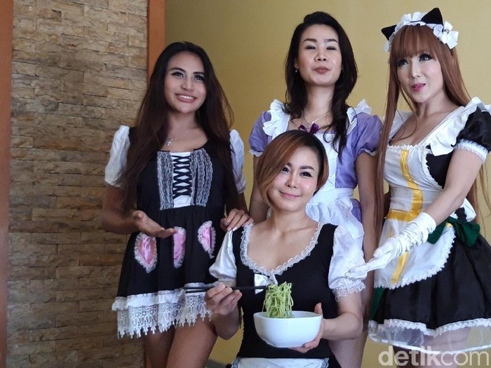 Nikmat! Di Sini Bisa Makan Mie Ayam Ditemani Janda-janda Cantik