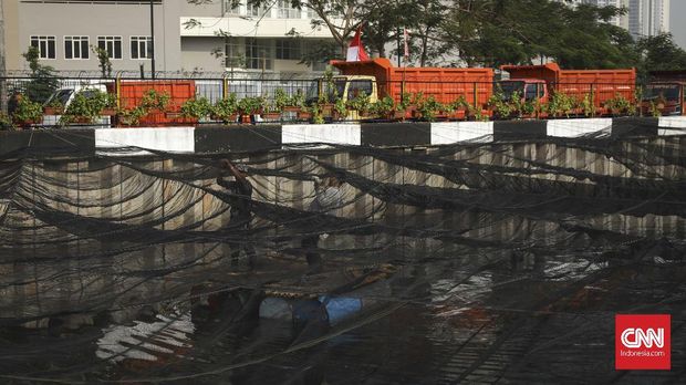 Sandi Buka Tempat Sarapan Higienis Atlet di Pinggir Kali Item
