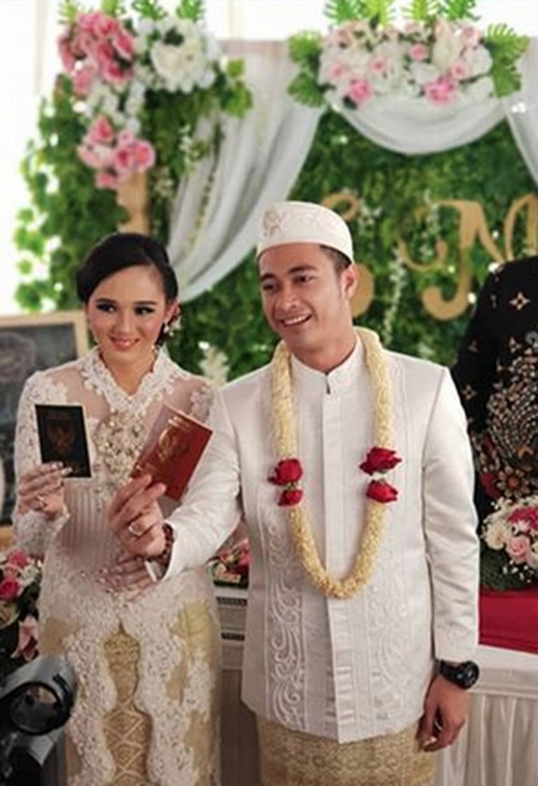 Indah Permatasari dan 7 Artis Indonesia yang Menikah Tanpa Restu Ortu