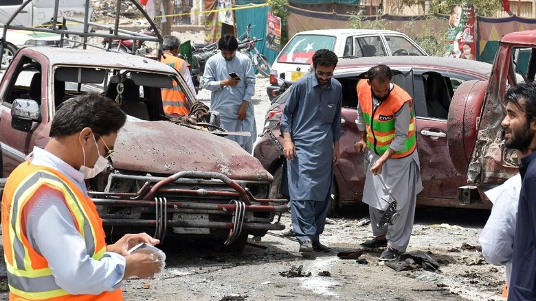 bom-bunuh-diri-terjadi-saat-pemilu-pakistan-29-orang-tewas