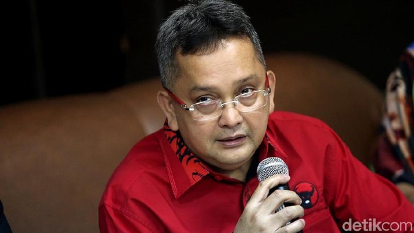 Puji Puan, PDIP: Ganjar Kerjanya Cuma Main Medsos!